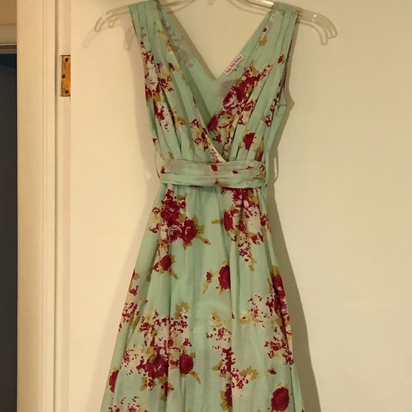 Pretty Kitty Fashion Dress, Size 8 - Picture 1 of 6